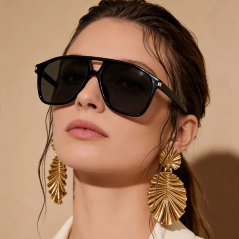 Women'S Fashion Week Paris - Occhiali da sole da donna di