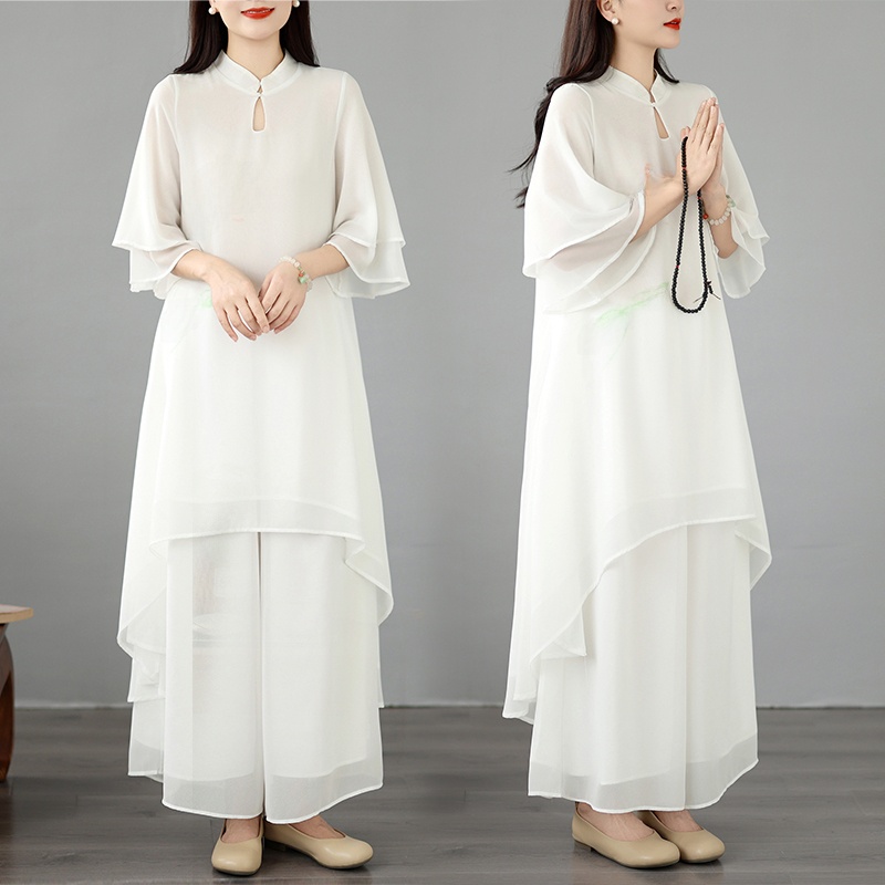 Women Fashion Over The Years - Elegante Abito Lungo in Seta Georgette