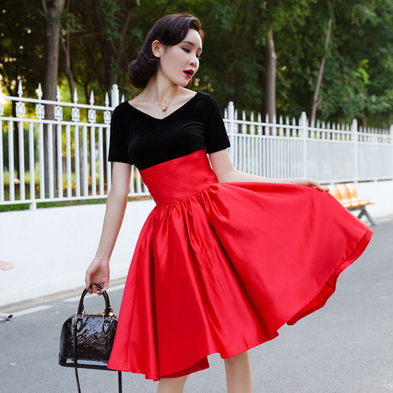 Stile elegante Audrey Hepburn  - Women'S Fashion In The 1960S recensione e prezzo